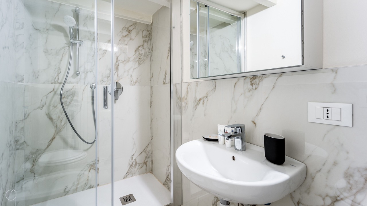Photo of Bathroom in Magenta