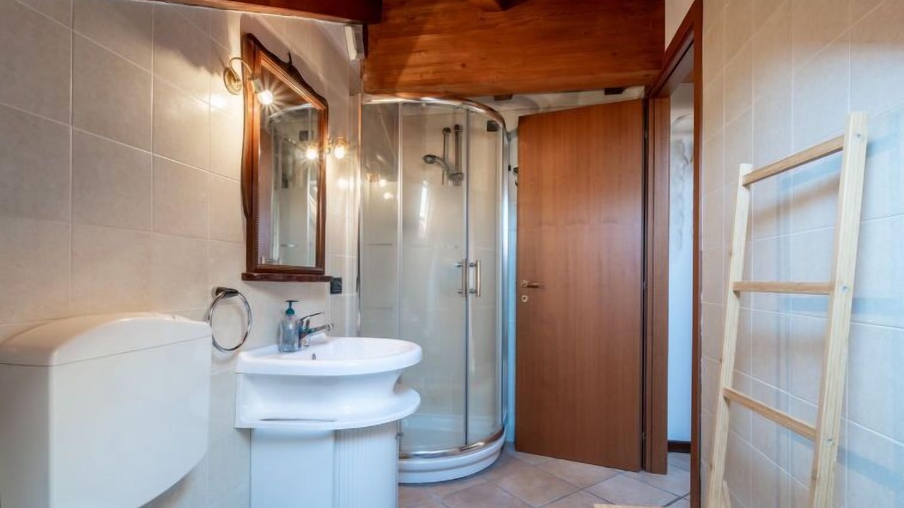 Photo of Bathroom in Pettenasco