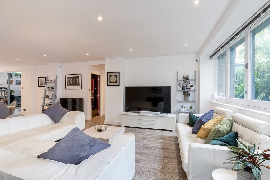 Photo of Livingroom in Gifford