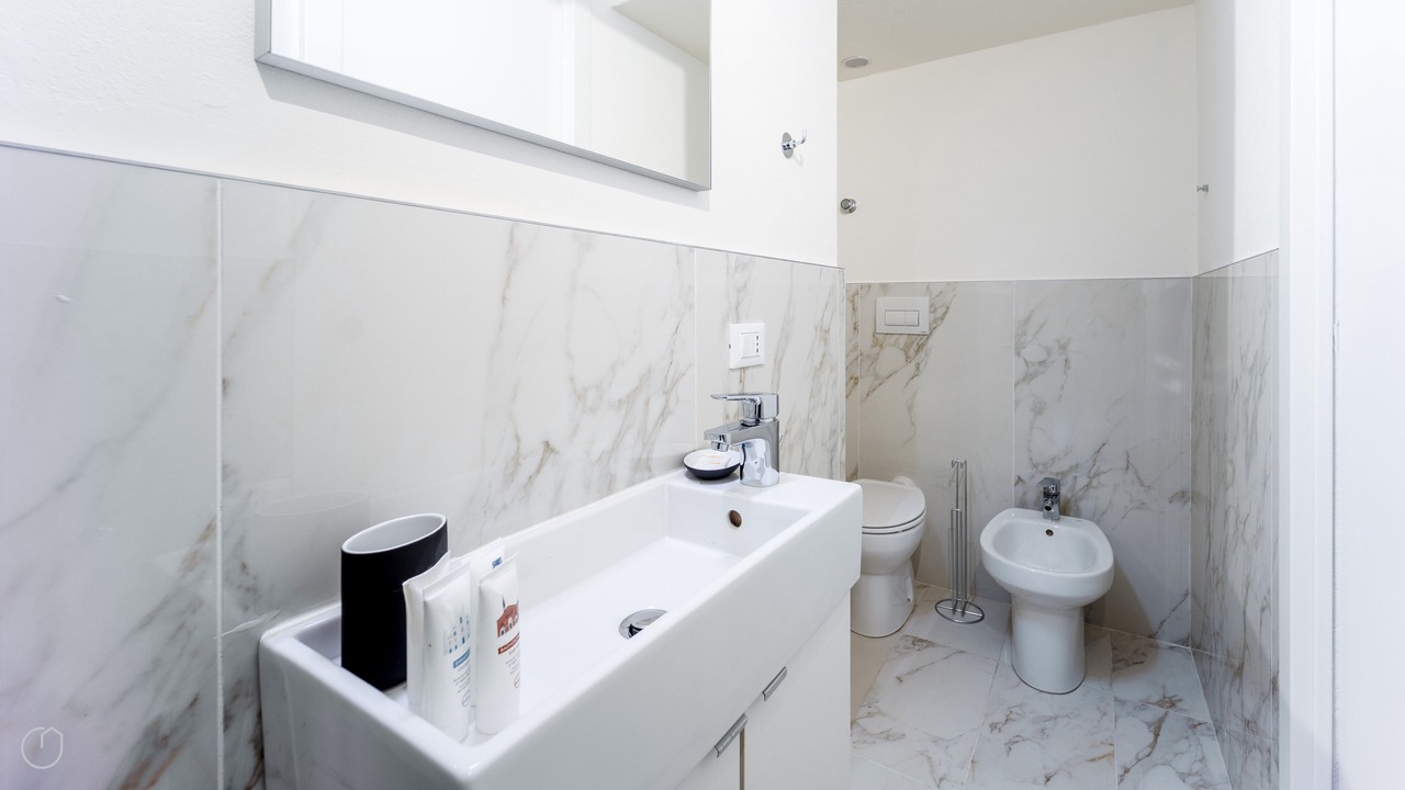 Photo of Bathroom in Magenta