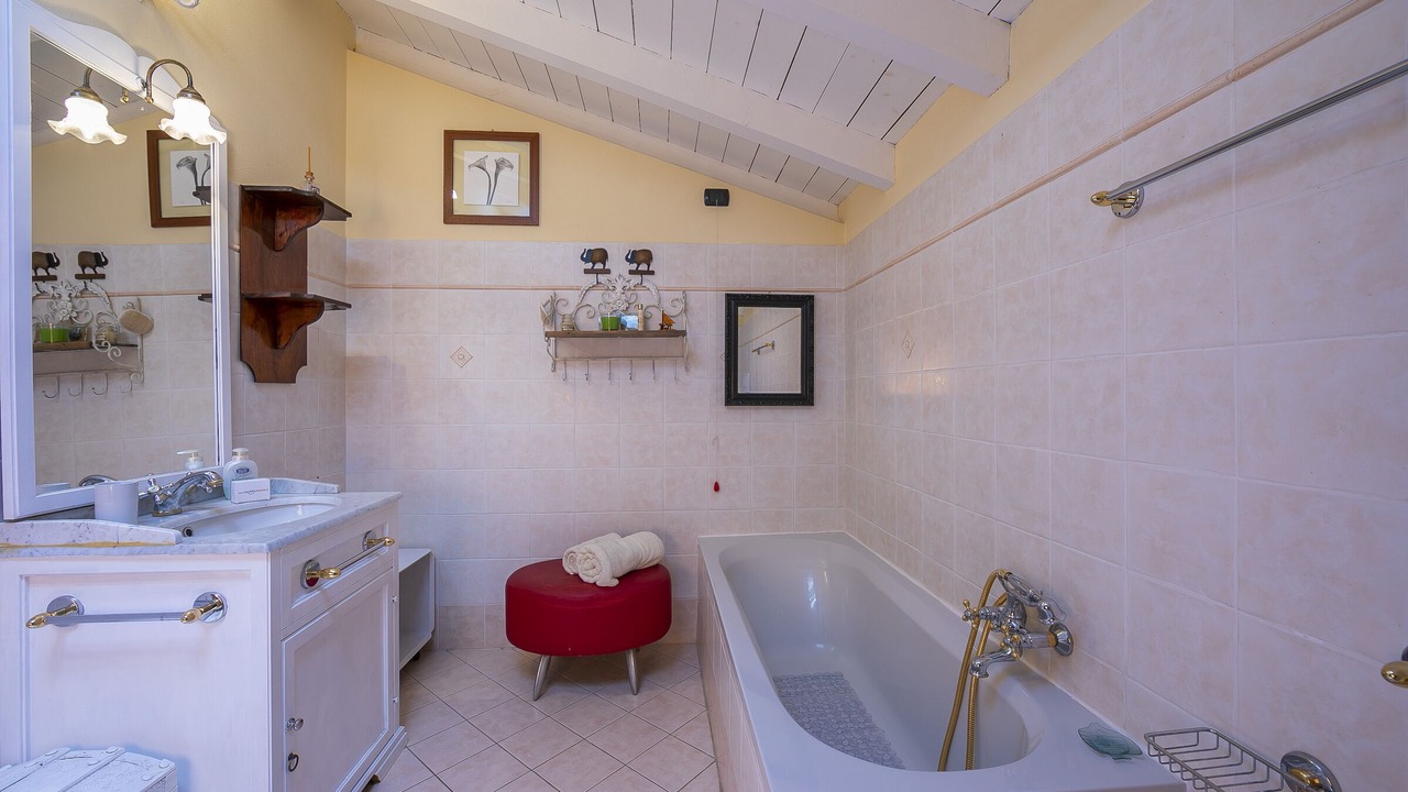 Photo of Bathroom in Cellina