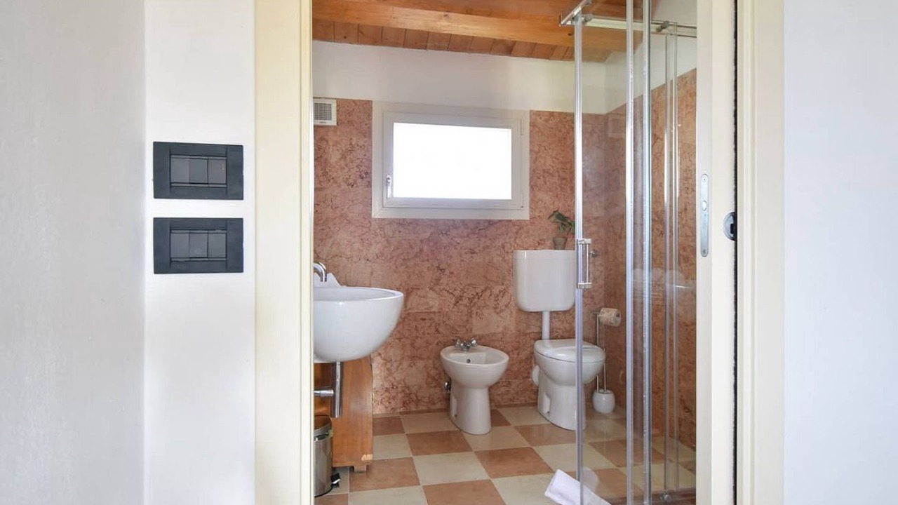 Photo of Bathroom in Baone