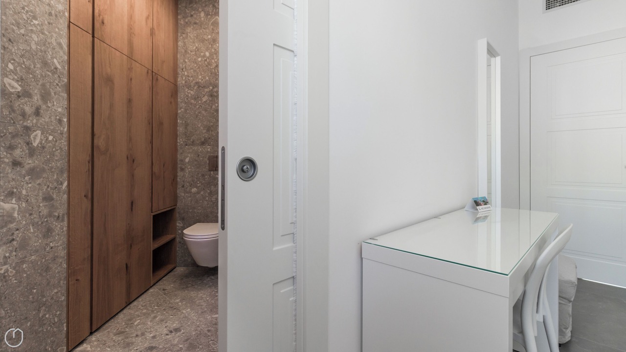 Photo of Bathroom in Magenta