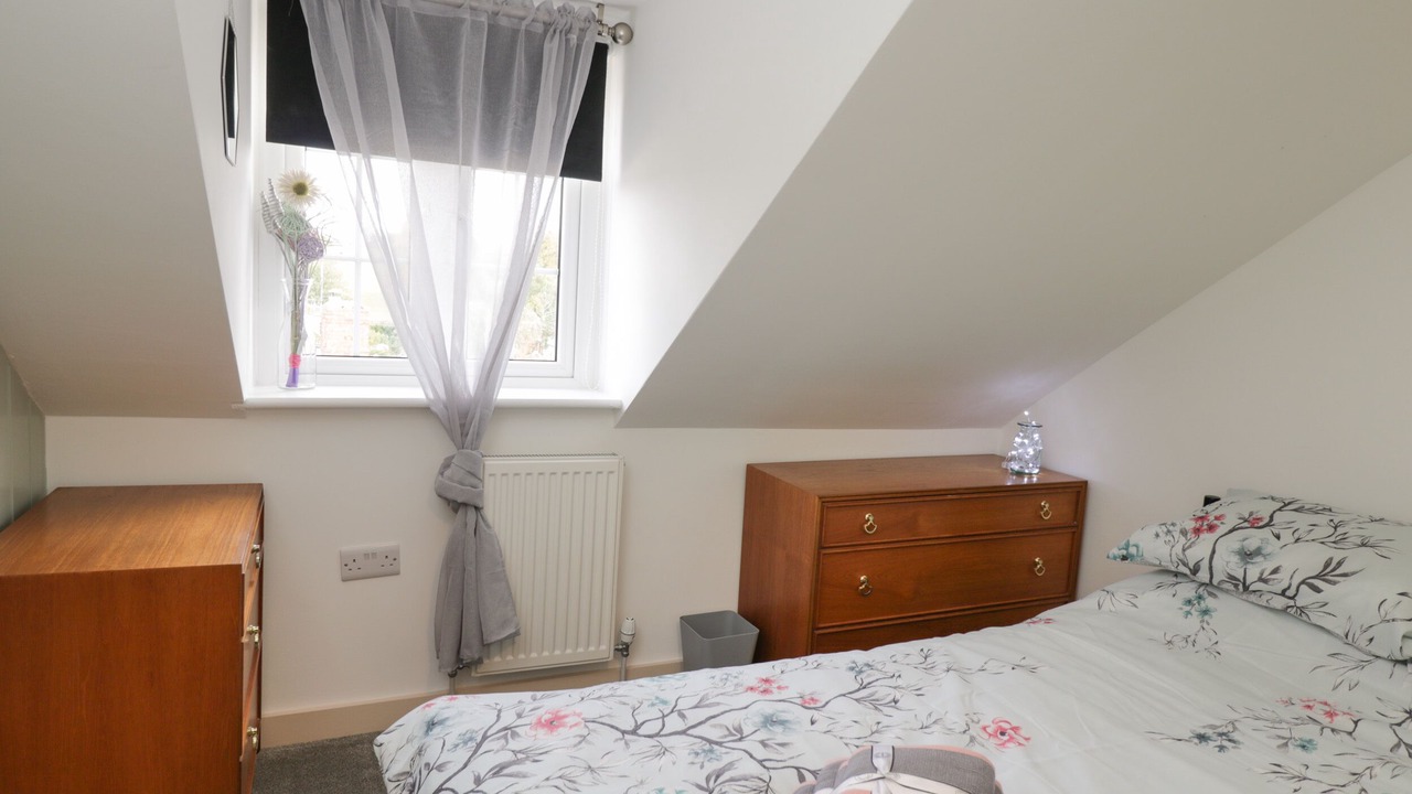 Photo of Bedroom in Cam