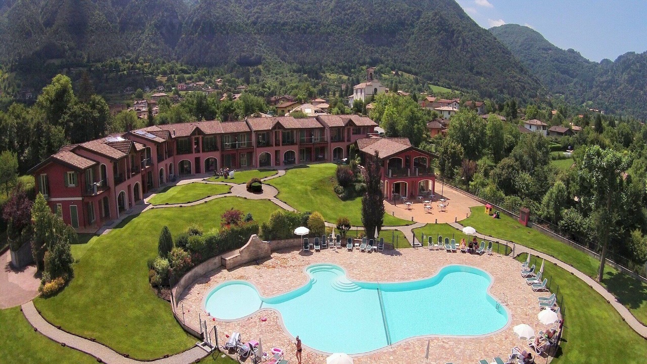 Photo of Outdoor in Crone