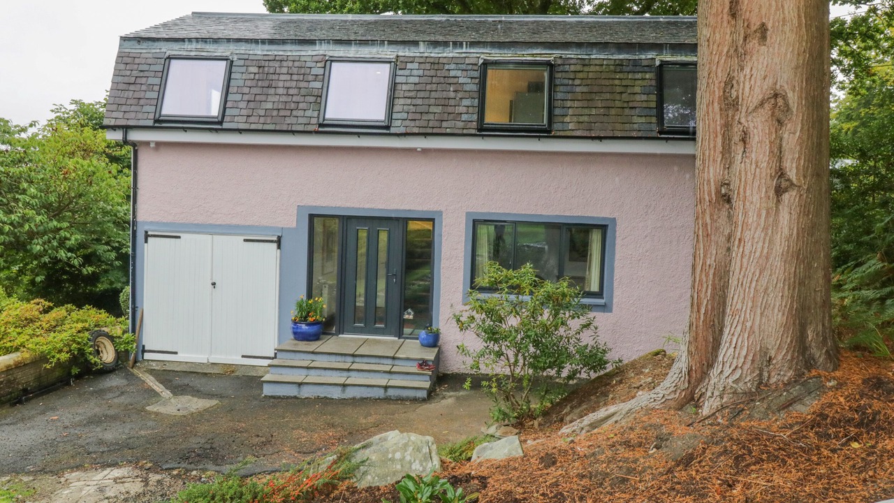 Photo of Outdoor in Rhu
