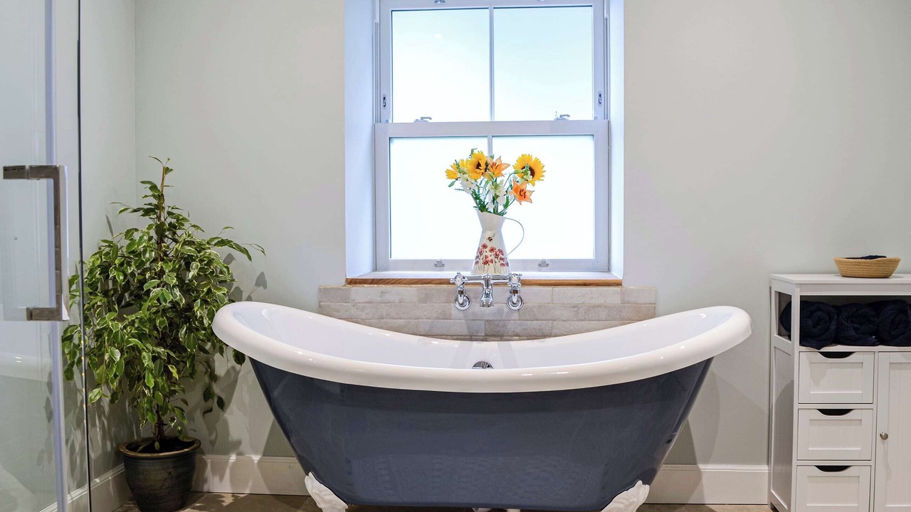 Photo of Bathroom in Kirriemuir
