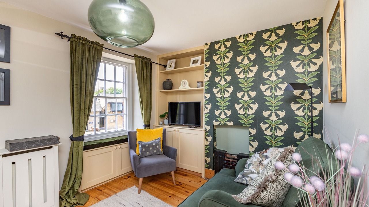 Photo of Livingroom in Stoke Bruerne