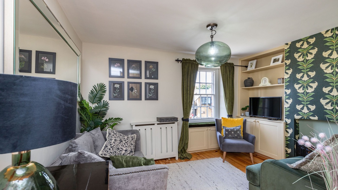 Photo of Livingroom in Stoke Bruerne