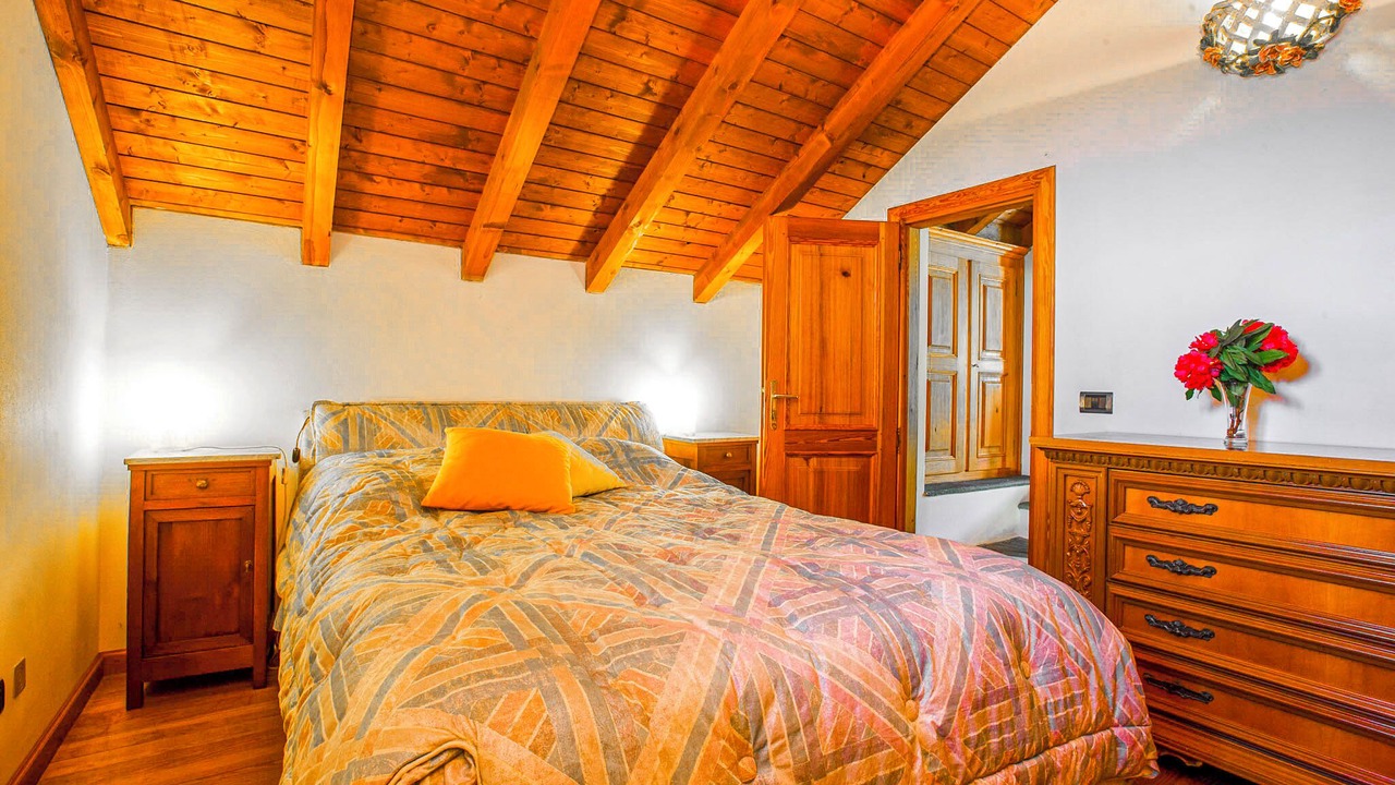 Photo of Bedroom in Caprezzo