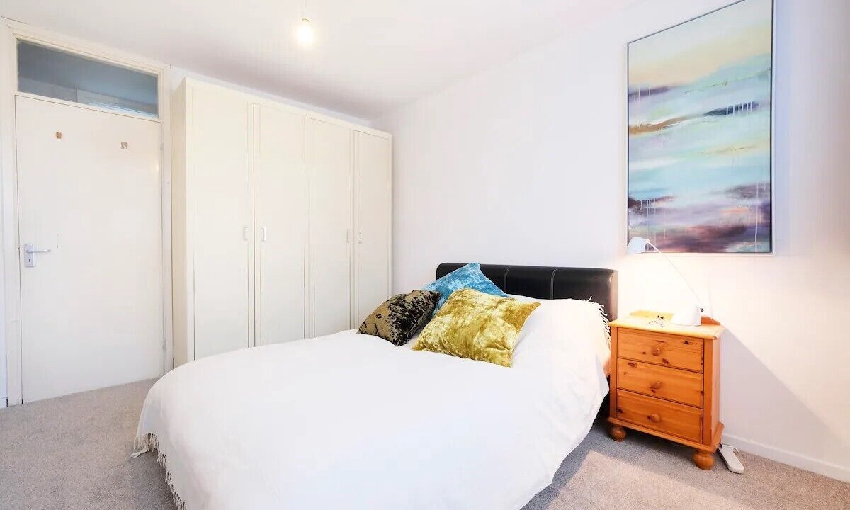 Photo of Bedroom in Swiss Cottage