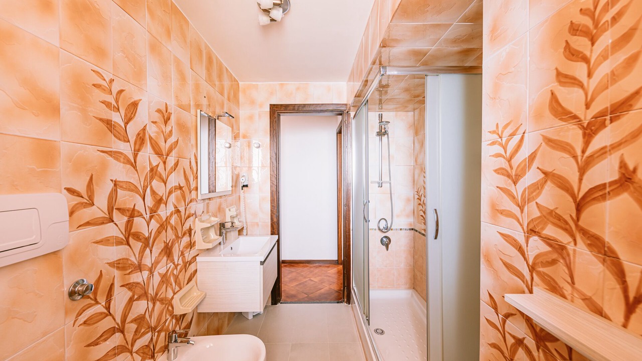 Photo of Bathroom in Scala