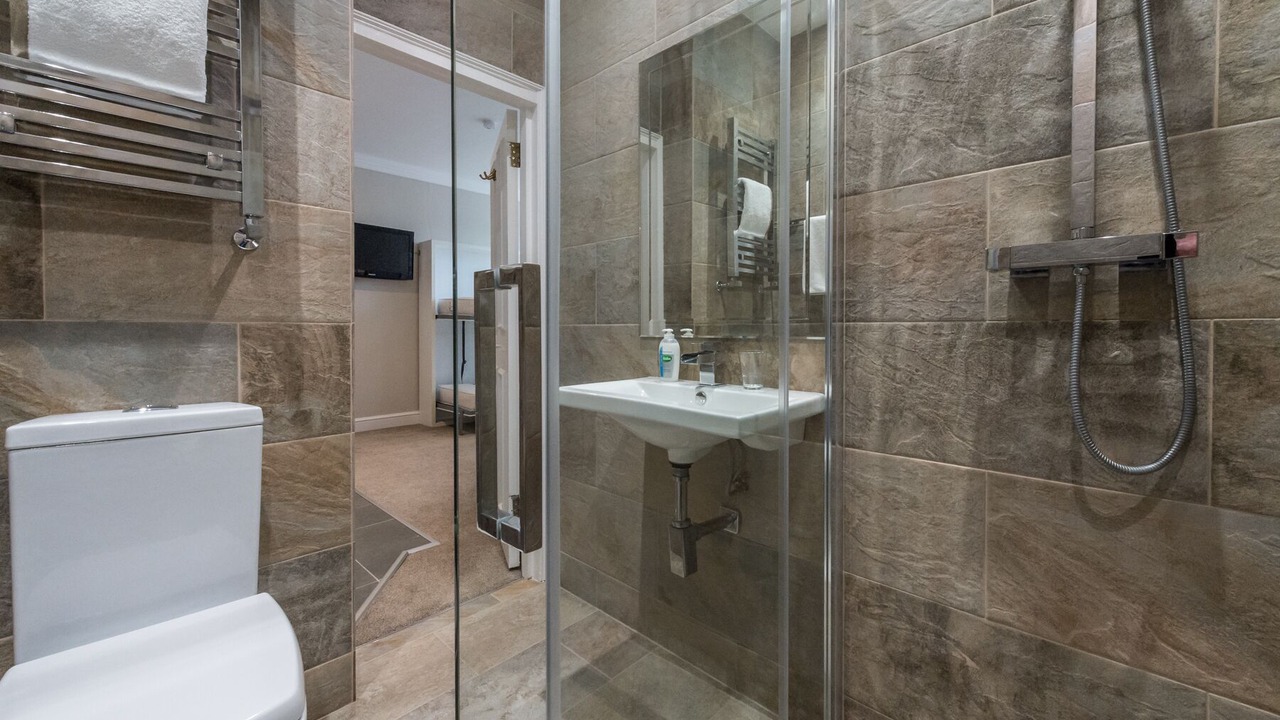 Photo of Bathroom in Brondesbury Park