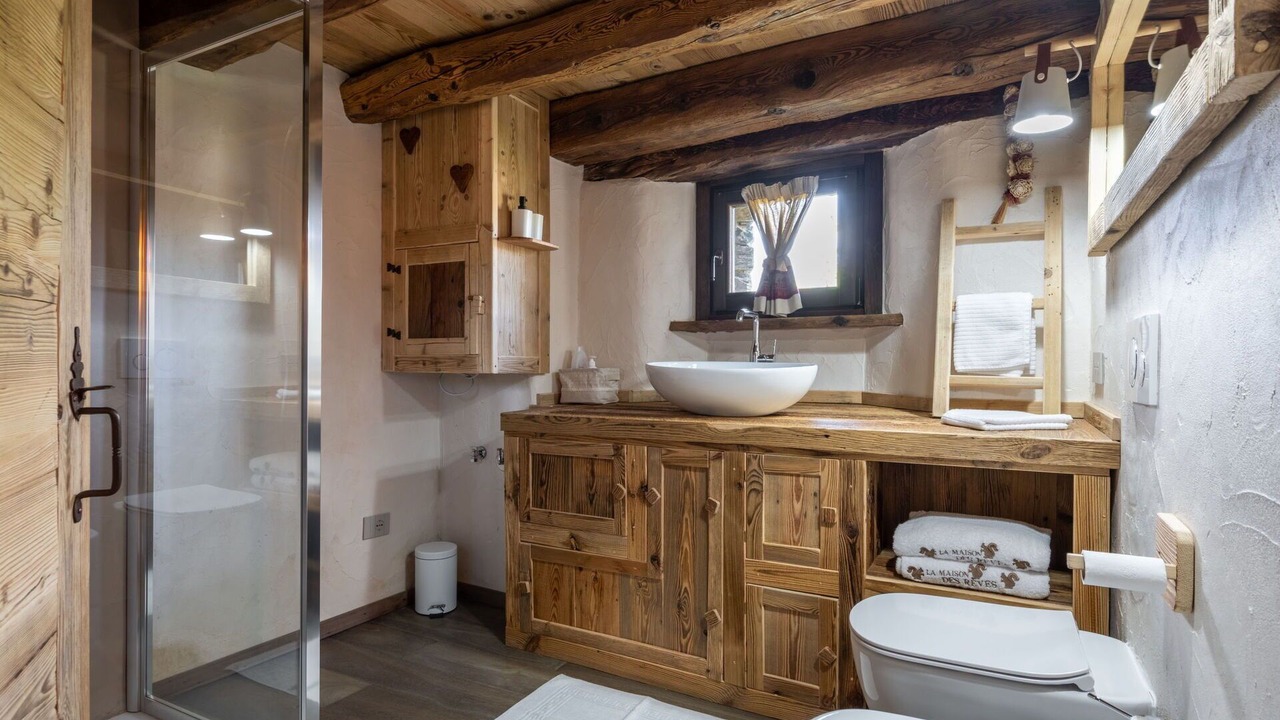 Photo of Bathroom in Introd