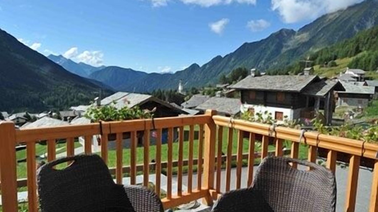 Photo of Patio Balcony in Antagnod