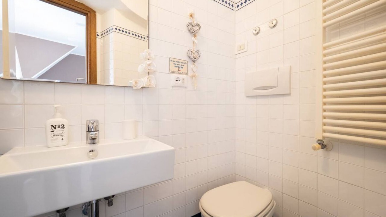 Photo of Bathroom in Vernazza