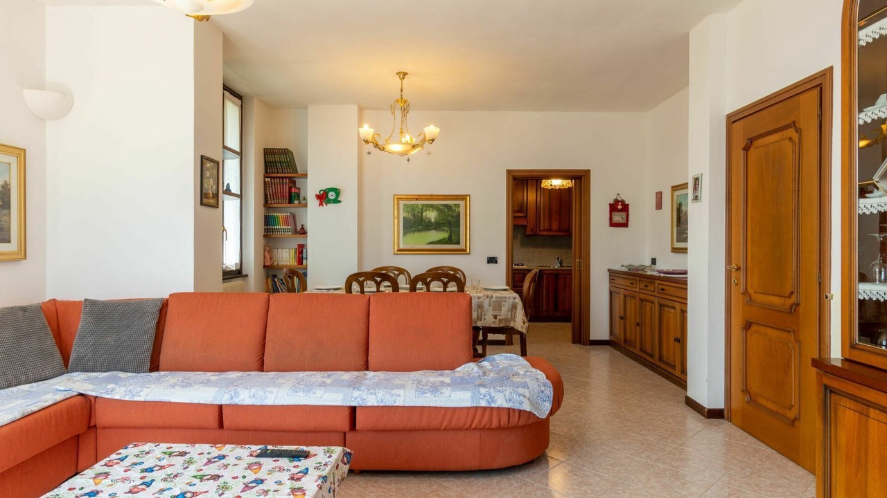 Photo of Others in Aurogna