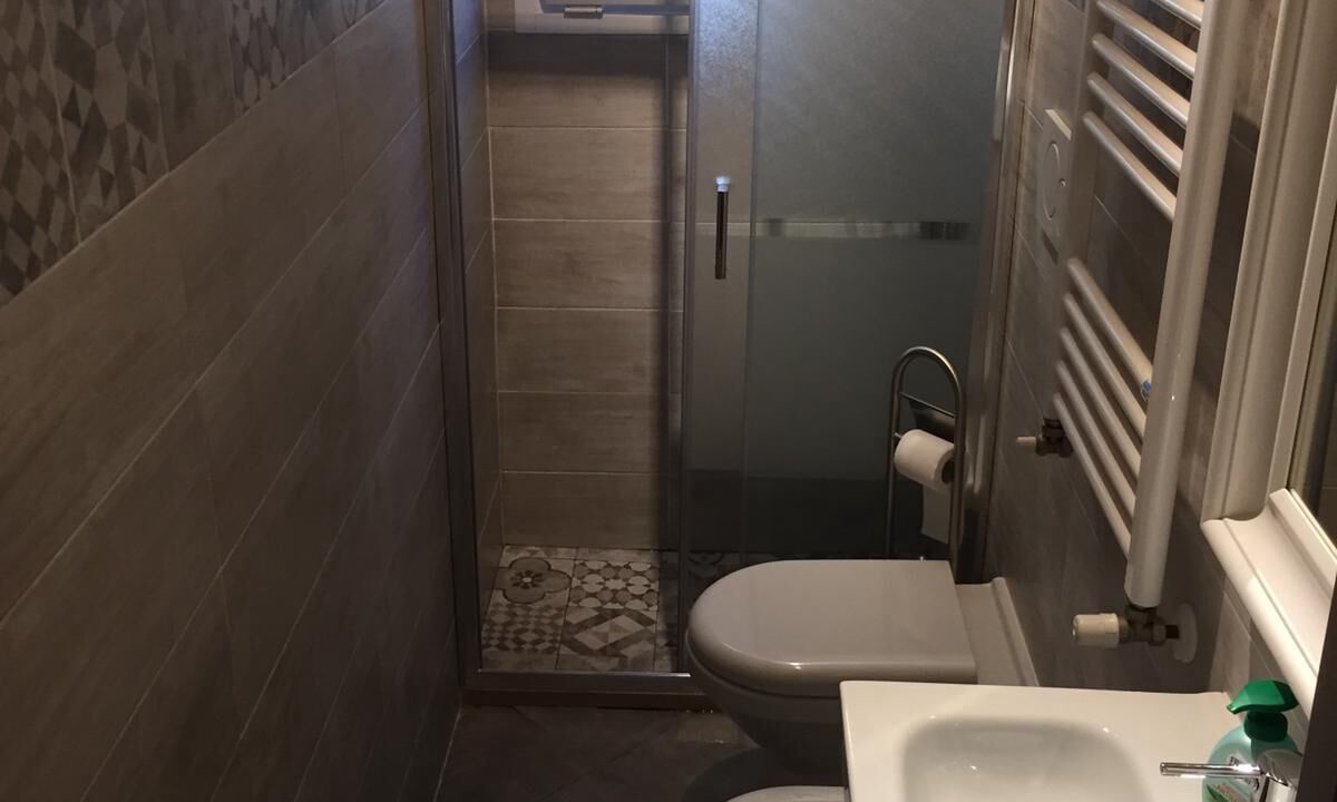 Photo of Bathroom in Marina Centro