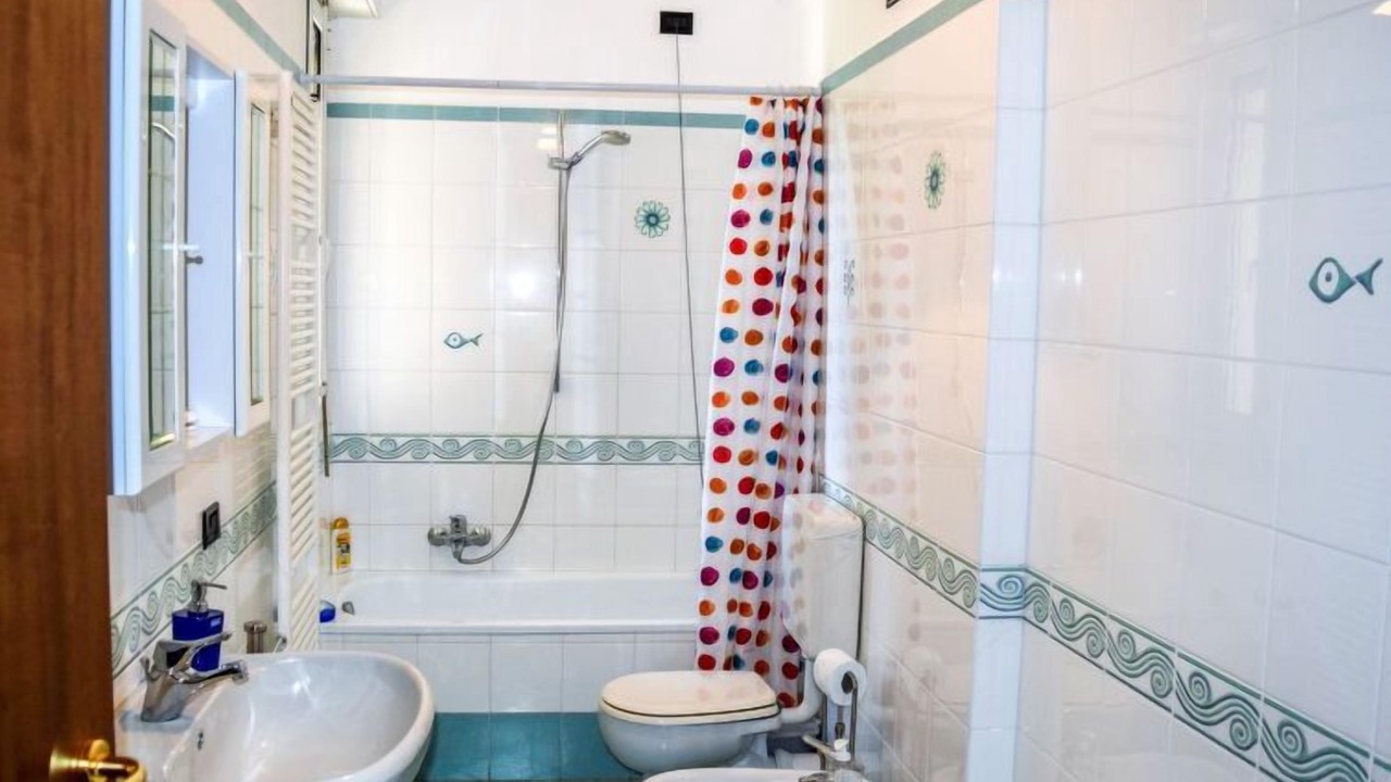 Photo of Bathroom in Poppino