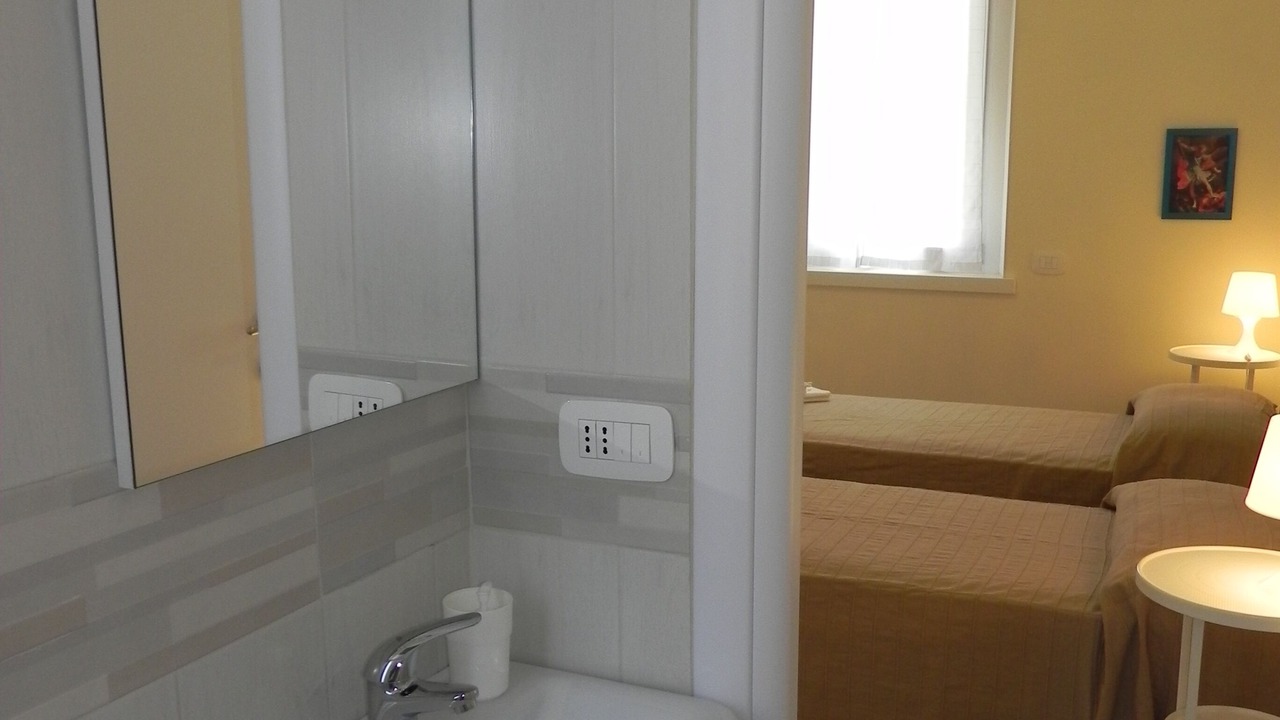 Photo of Bathroom in Esquilino
