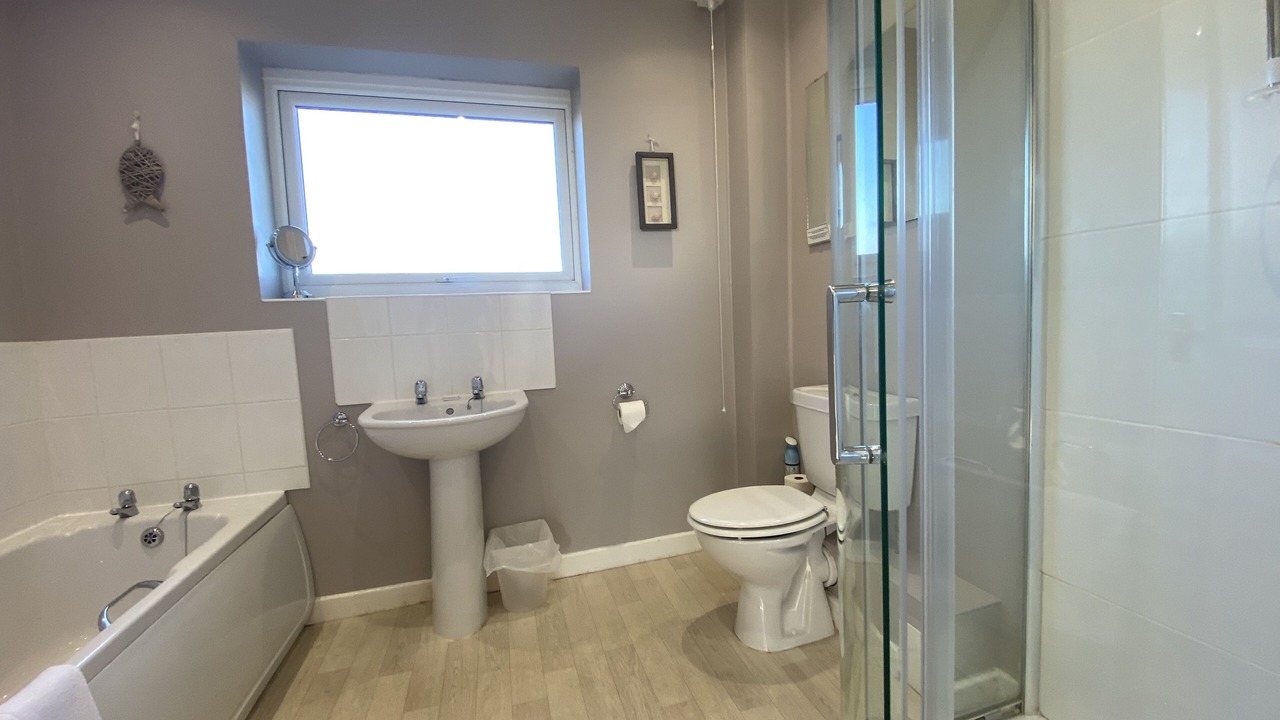 Photo of Bathroom in Rhoscolyn