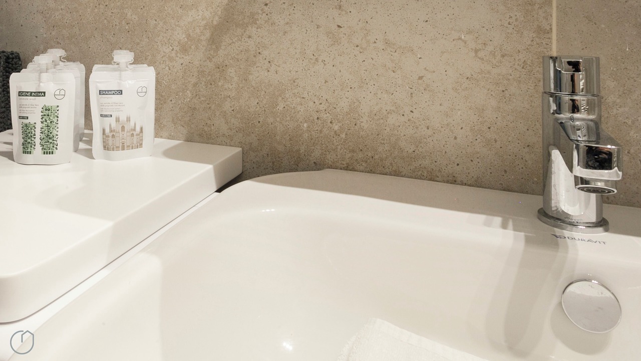 Photo of Bathroom in Magenta