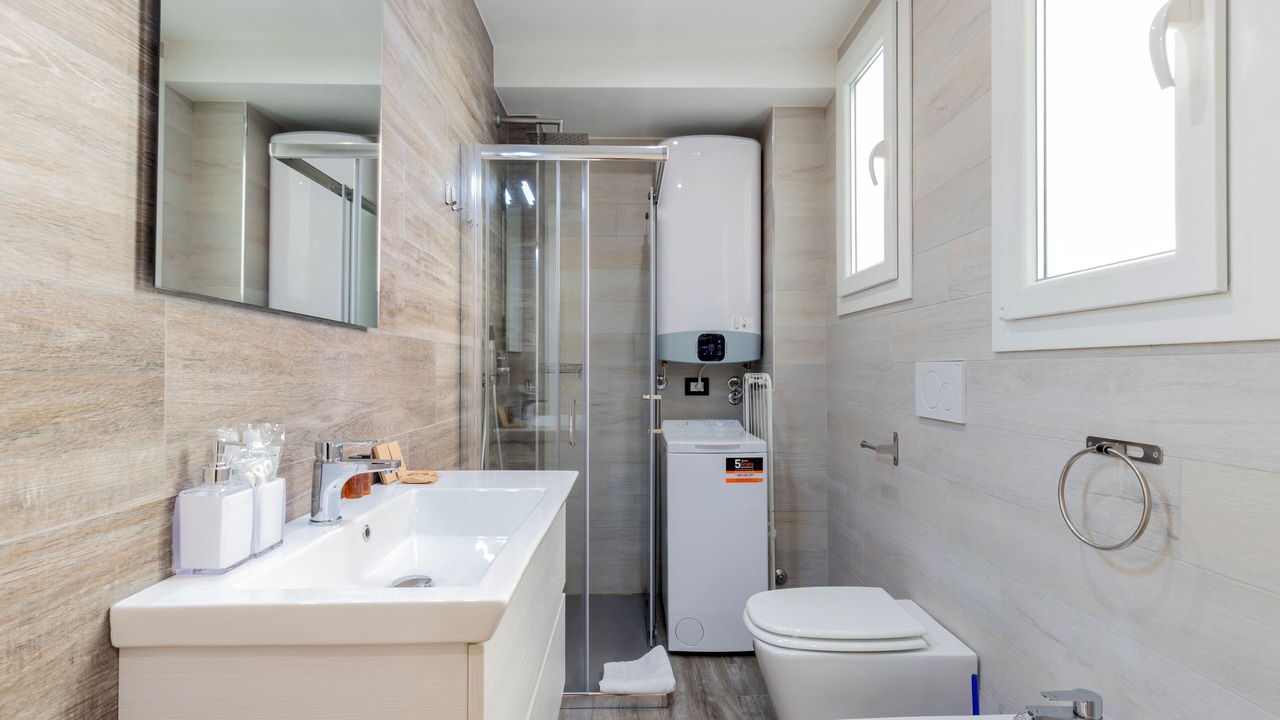 Photo of Bathroom in Magenta
