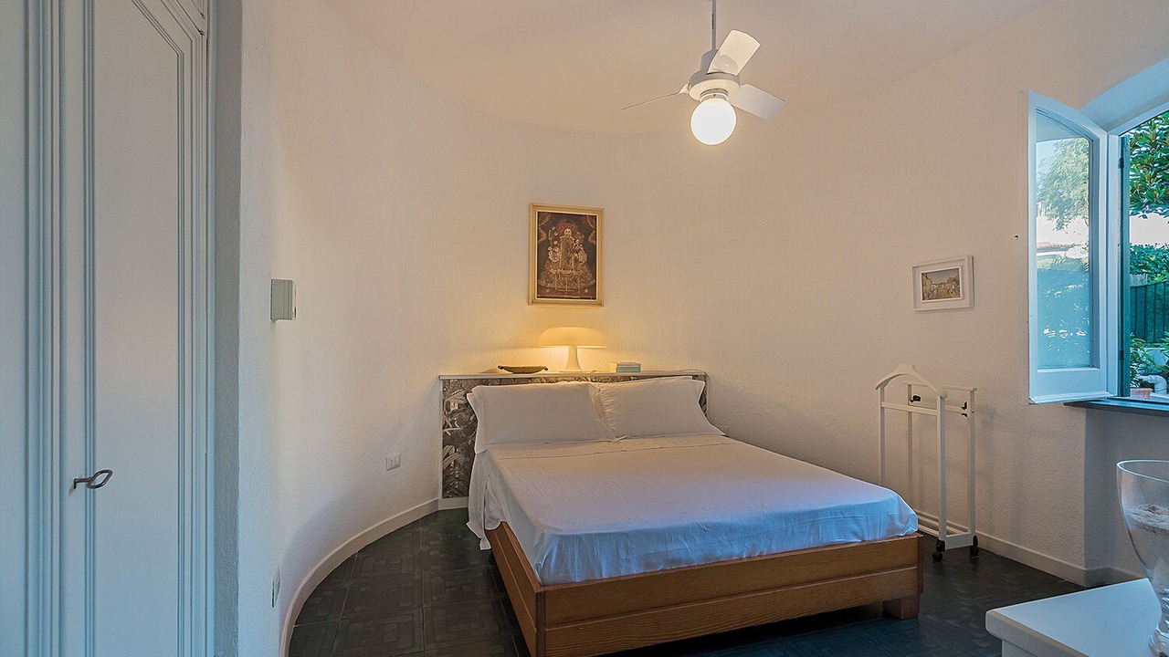 Photo of Bedroom in Ischia Porto
