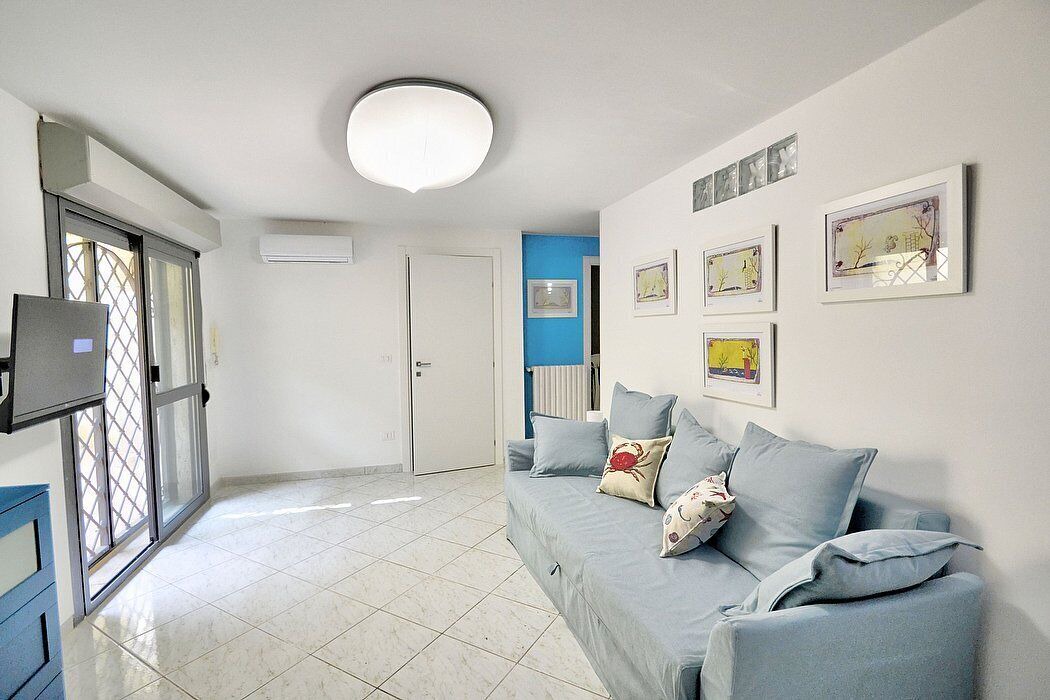 Photo of Livingroom in Laura