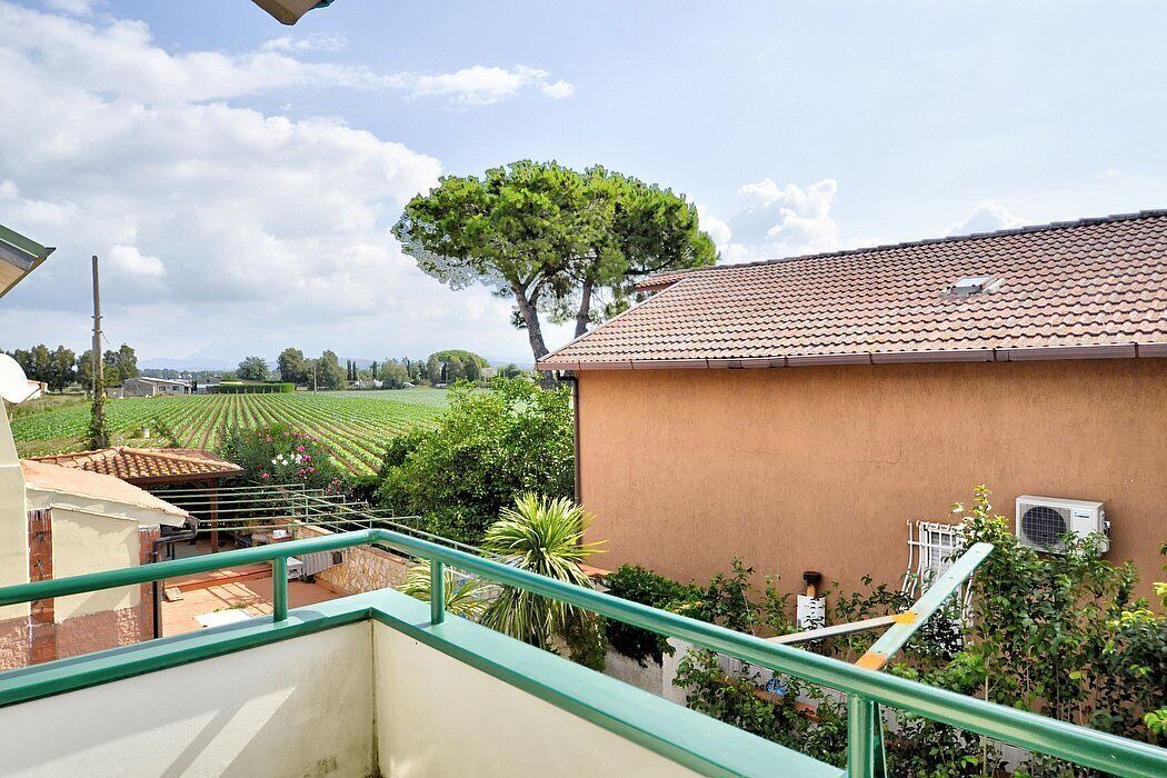 Photo of Outdoor in Laura