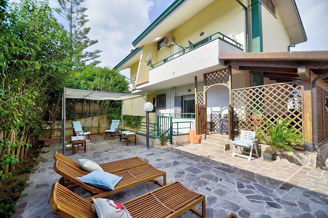 Photo of Patio Balcony in Laura