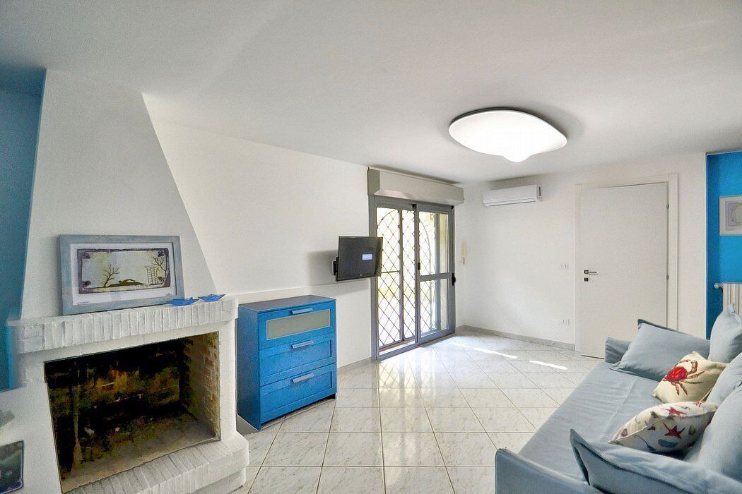 Photo of Livingroom in Laura