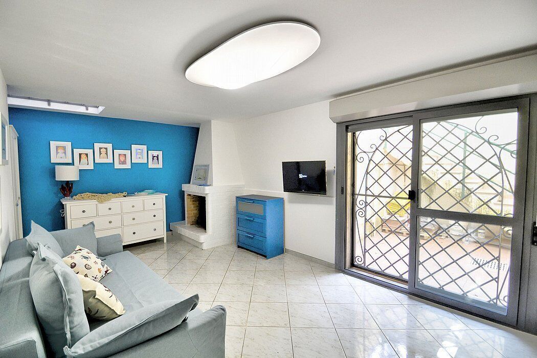 Photo of Livingroom in Laura