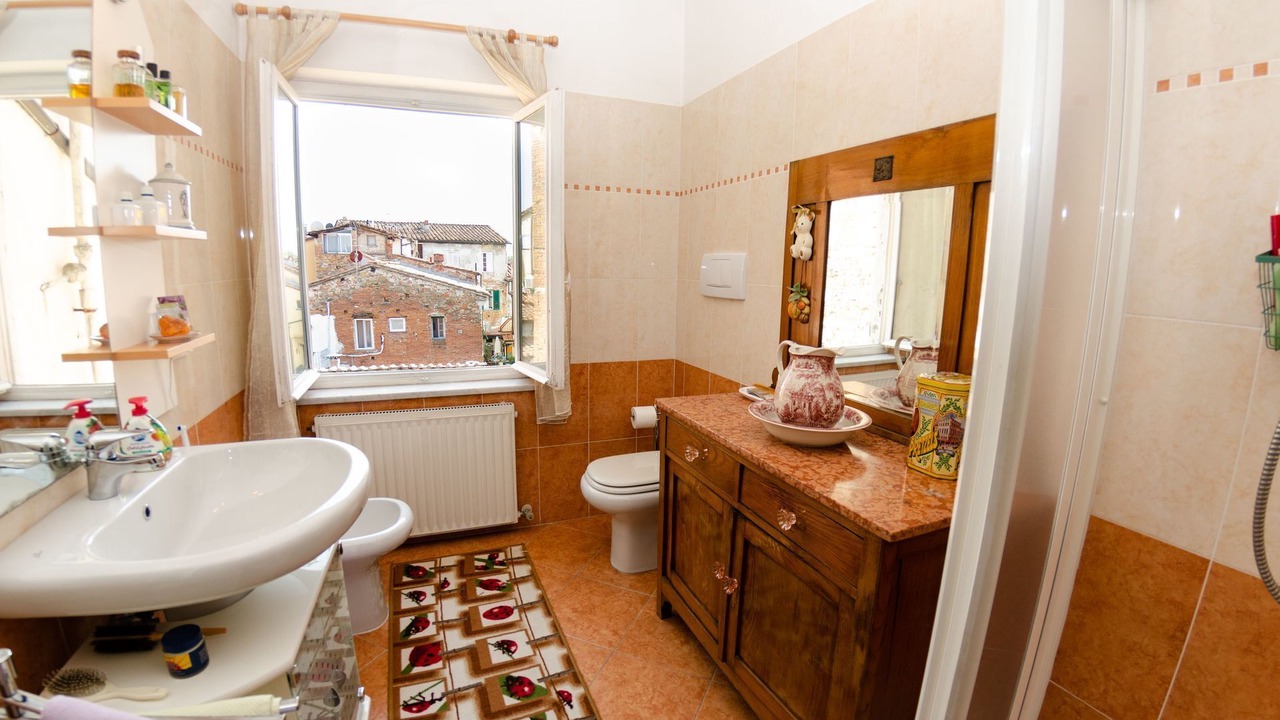 Photo of Bathroom in Lucca Historical Center