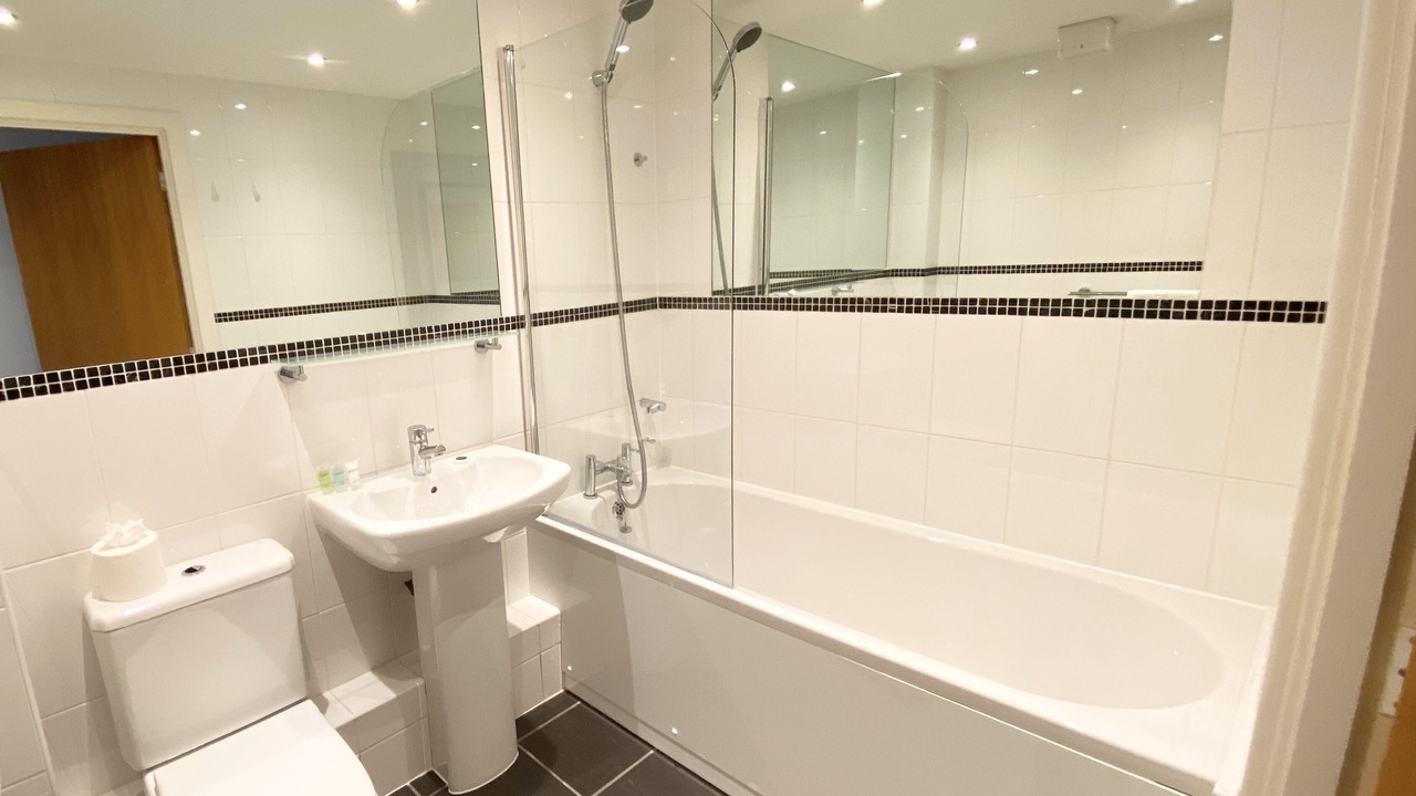 Photo of Bathroom in Oxford City Centre