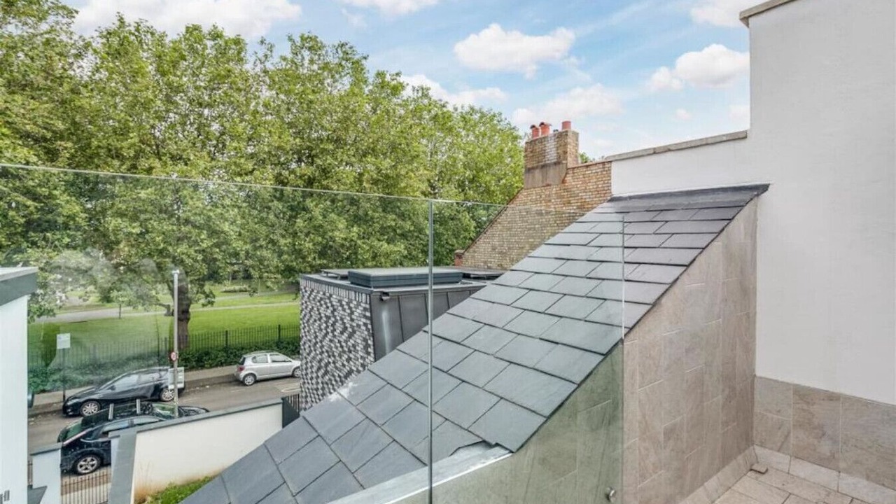 Photo of Outdoor in Southfields