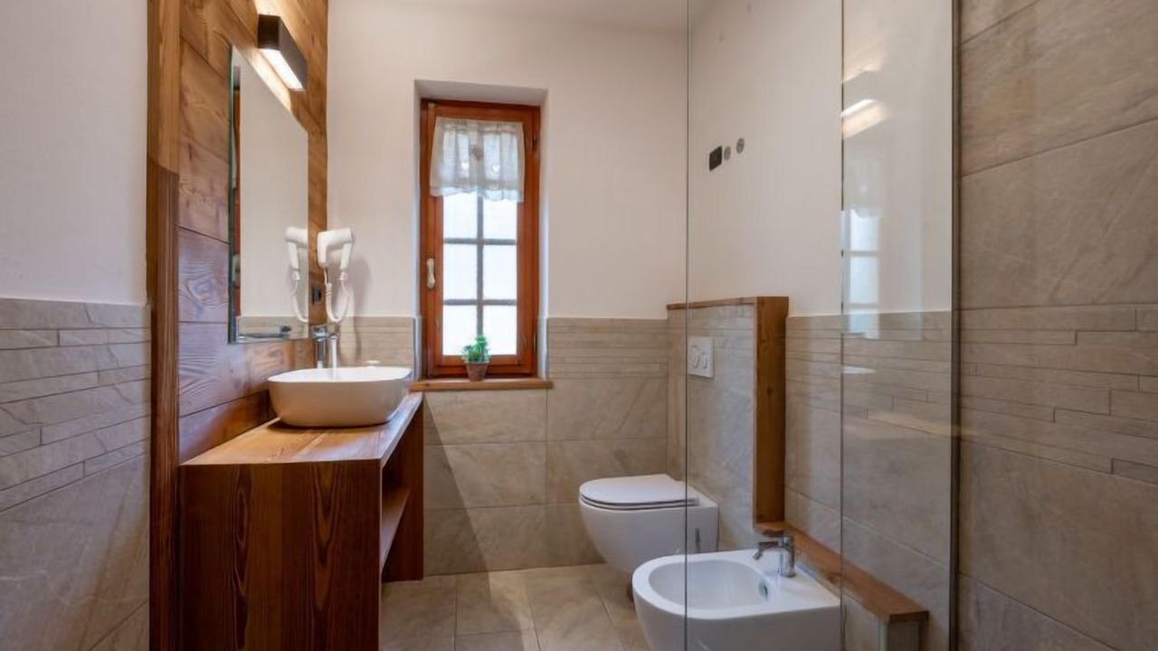 Photo of Bathroom in Sarre