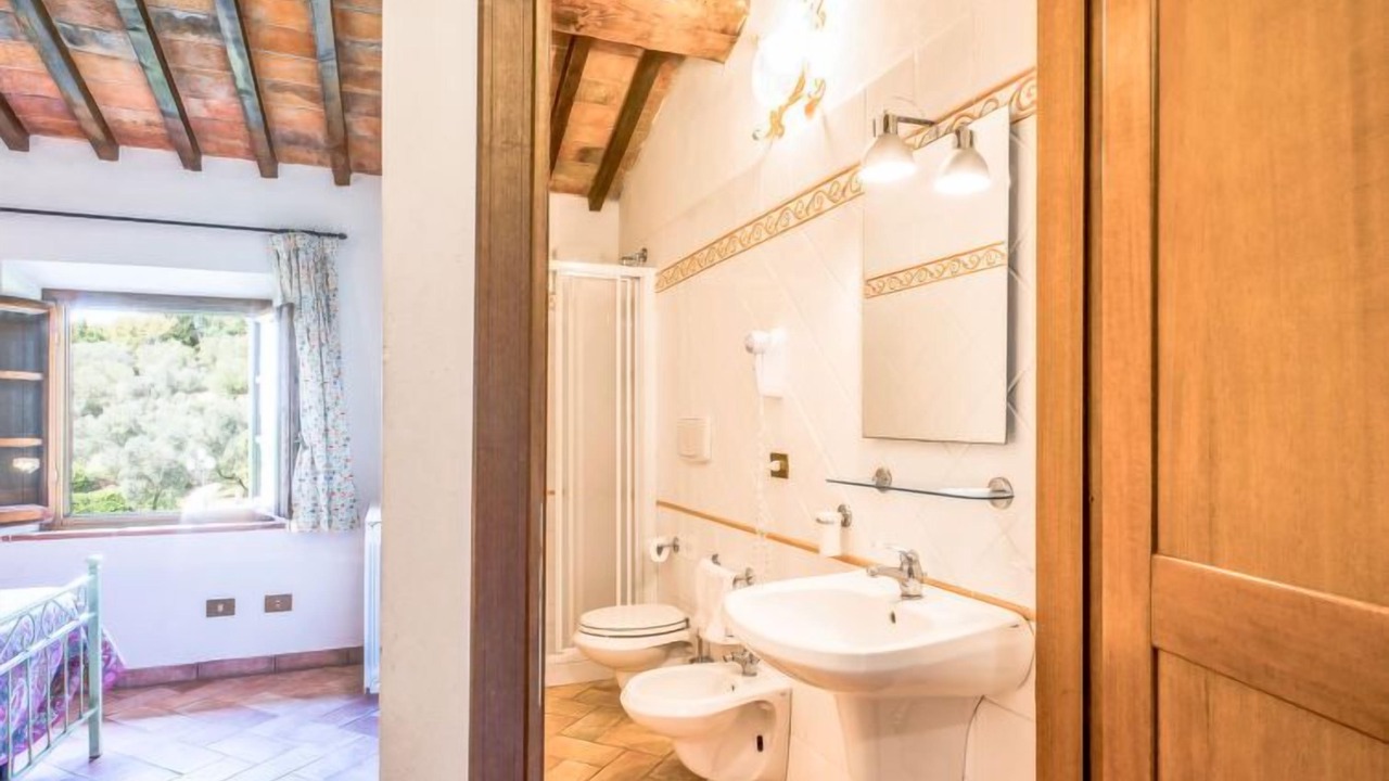 Photo of Bathroom in Capraia e Limite