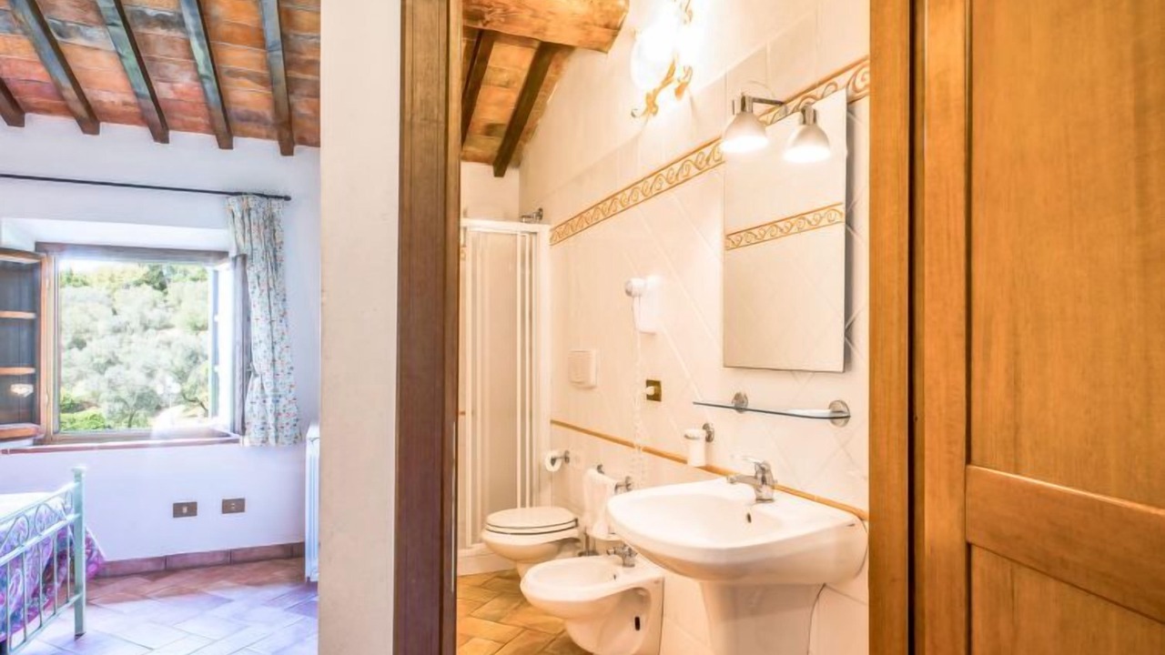 Photo of Bathroom in Capraia e Limite