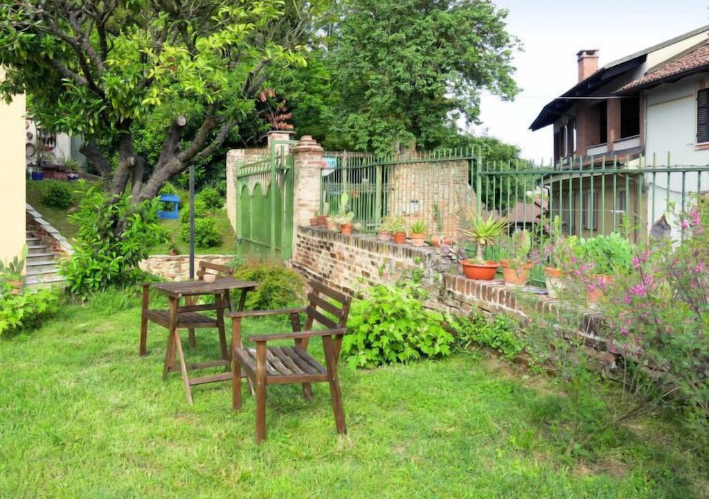 Photo of Buildings in Montafia