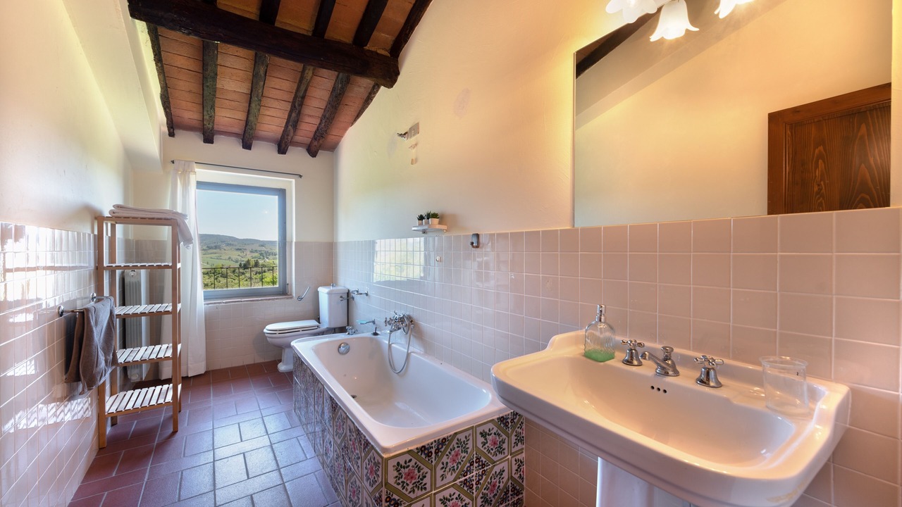 Photo of Bathroom in Montespertoli