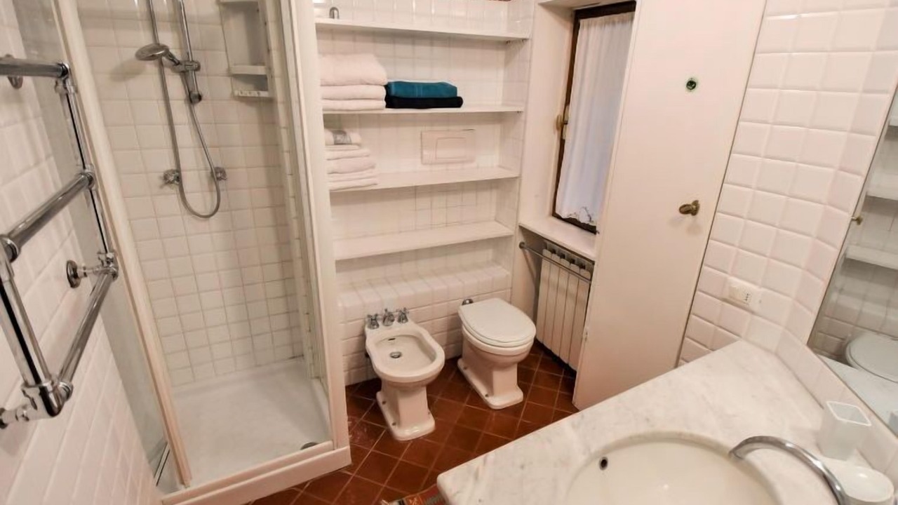 Photo of Bathroom in Dorsoduro
