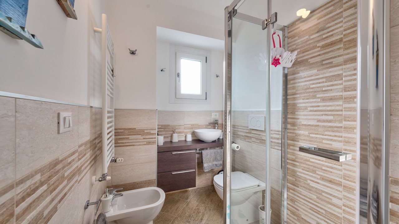 Photo of Bathroom in Roman Quarter