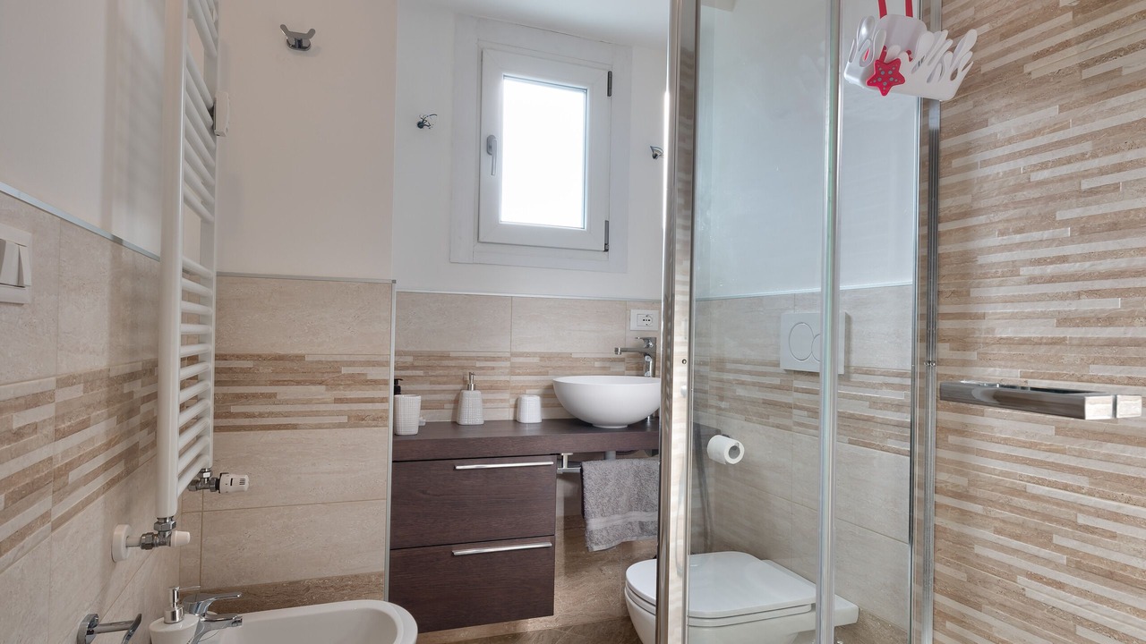 Photo of Bathroom in Roman Quarter