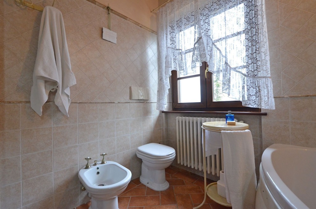 Photo of Bathroom in Castroncello