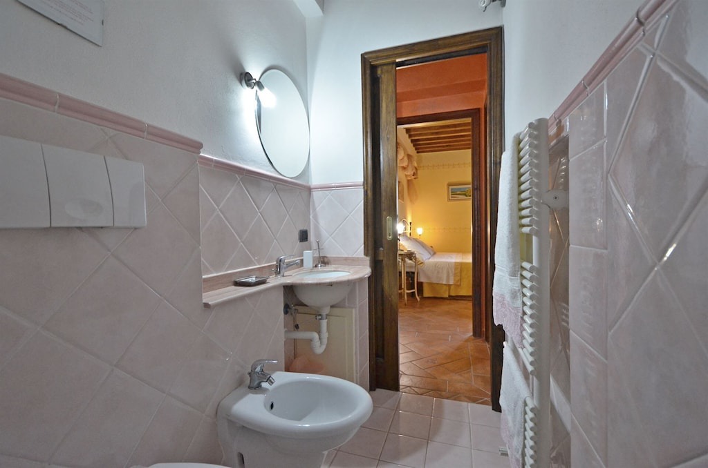 Photo of Bathroom in Castroncello