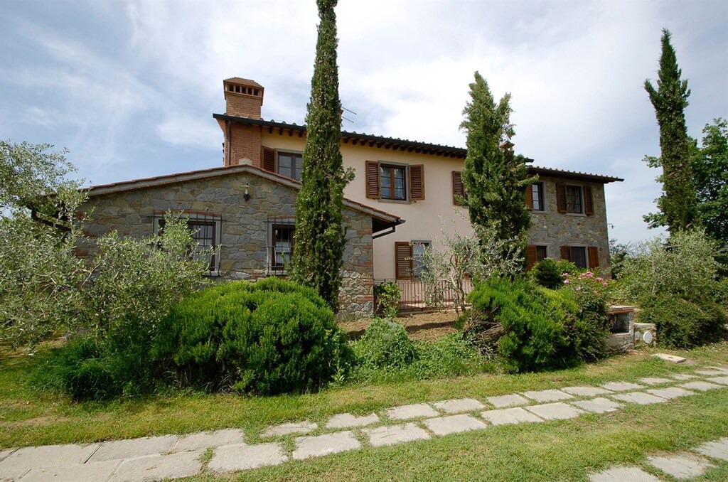 Photo of Buildings in Castroncello