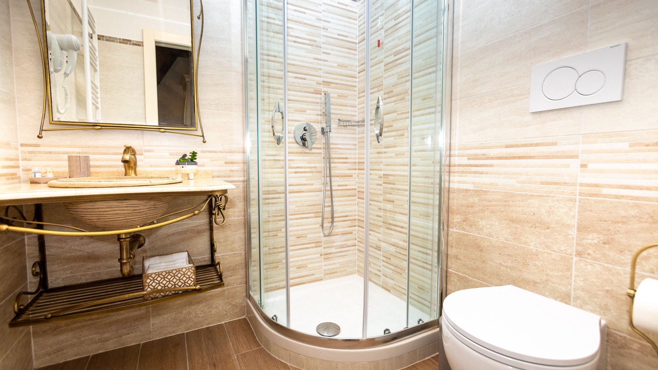 Photo of Bathroom in Esquilino