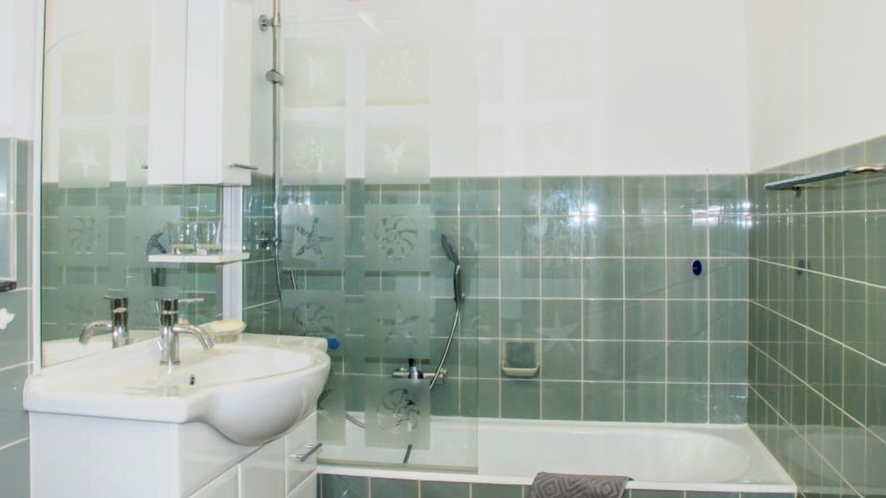 Photo of Bathroom in Negrentino