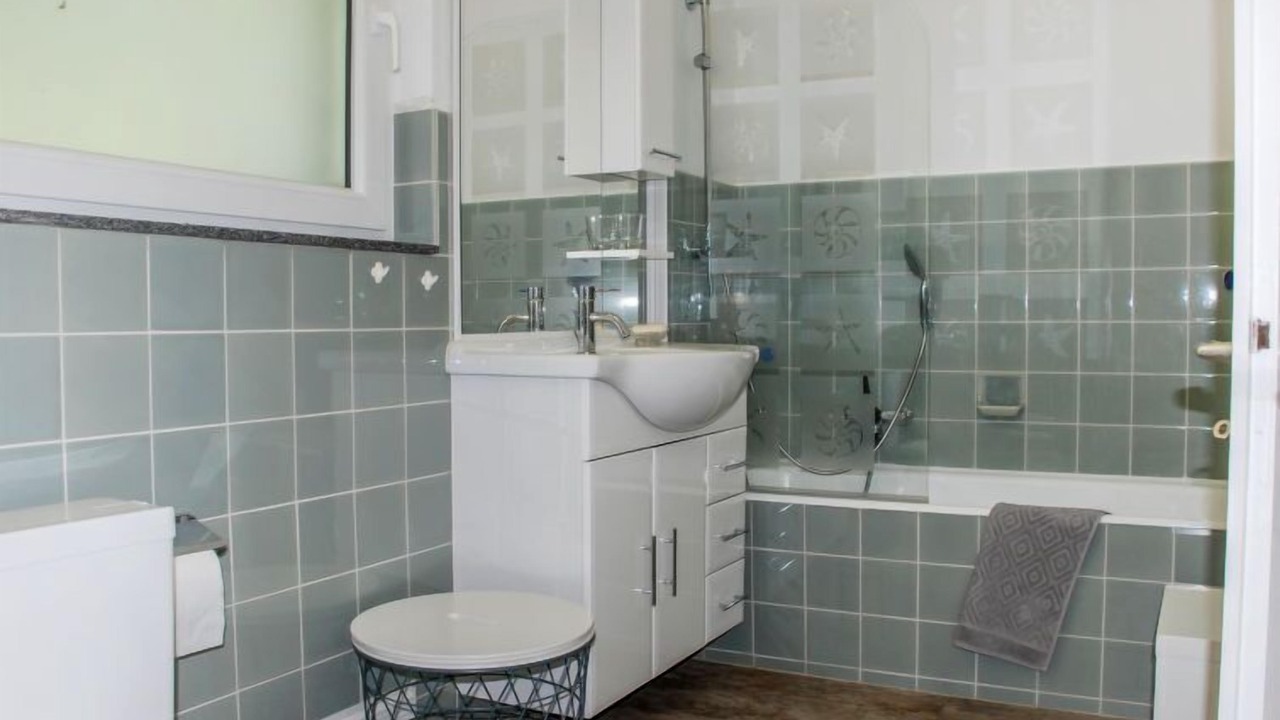 Photo of Bathroom in Negrentino
